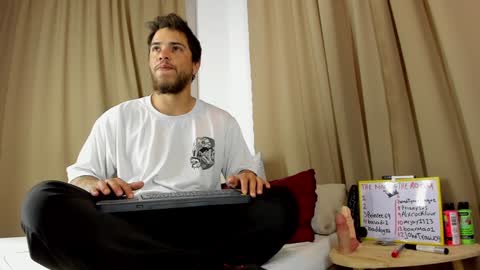 Snapshot of beard_xox chatting on January 25, 2025, 10:07 pm beard_xox online show from January 25, 2025, 10:07 pm