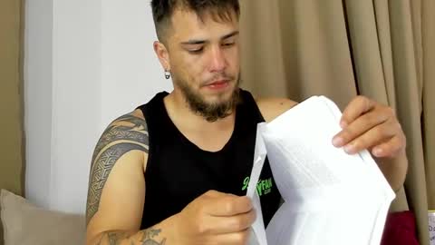 Snapshot of beard_xox chatting on February 17, 2025, 10:36 pm beard_xox online show from February 17, 2025, 10:36 pm