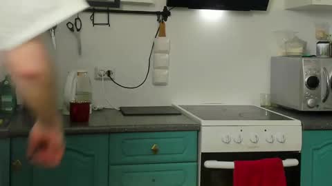 Zeus online show from April 5, 2026, 8:50 pm