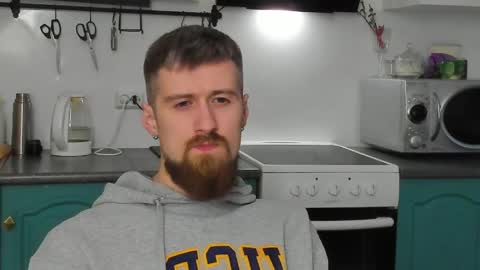 Snapshot of bearded_legend chatting on May 14, 2026, 11:55 pm Zeus online show from May 14, 2026, 11:55 pm