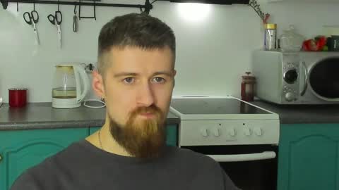 Snapshot of bearded_legend chatting on June 2, 2026, 12:12 am Zeus online show from June 2, 2026, 12:12 am