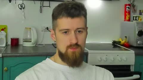 Snapshot of bearded_legend chatting on June 6, 2026, 1:32 am Zeus online show from June 6, 2026, 1:32 am