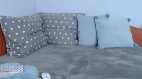 beatrice26 online show from March 5, 2025, 12:22 pm