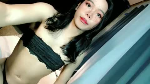beatrice_luna online show from March 23, 2026, 4:33 pm