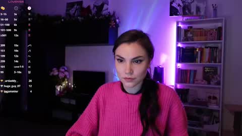 Snapshot of beatricefawne chatting on February 22, 2025, 2:39 am Bzzz Bea online show from February 22, 2025, 2:39 am