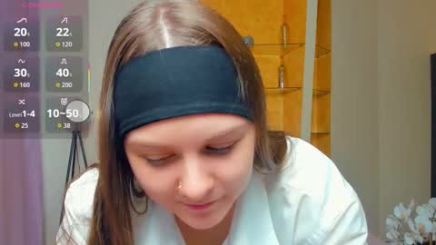 Snapshot of beatrixcutsforth chatting on October 13, 2025, 7:41 am Beatrix or Triss3 online show from October 13, 2025, 7:41 am