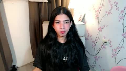 TRIXIE online show from December 22, 2025, 5:32 pm