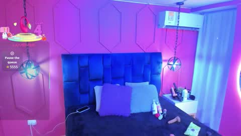 Chantall online show from December 14, 2025, 11:37 am