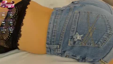 Snapshot of beautyari_ chatting on February 25, 2025, 3:27 pm Ariana Reyes online show from February 25, 2025, 3:27 pm