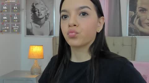 Snapshot of beautyari_ chatting on October 3, 2025, 12:13 pm Ariana Reyes online show from October 3, 2025, 12:13 pm