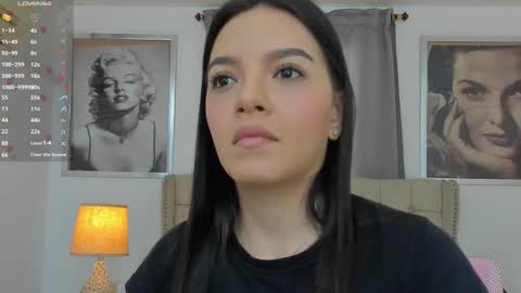 Ariana Reyes online show from November 25, 2025, 12:16 pm