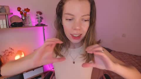 Eliise online show from March 10, 2025, 9:21 am