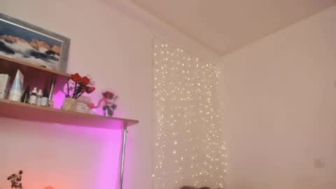 Eliise online show from April 18, 2026, 2:21 pm