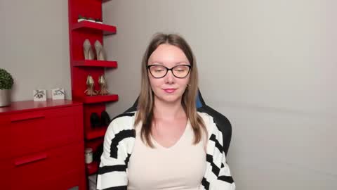 Zoe online show from September 12, 2025, 6:24 am