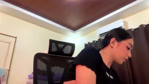 Snapshot of becinapia15 chatting on October 4, 2025, 6:00 am becinapia15 online show from October 4, 2025, 6:00 am