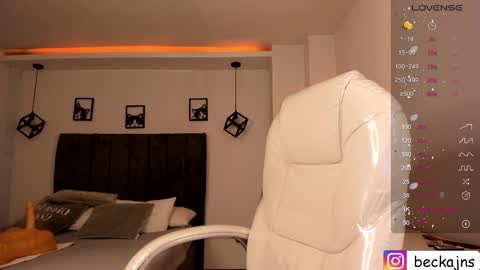 Marzhie online show from February 19, 2025, 2:23 pm