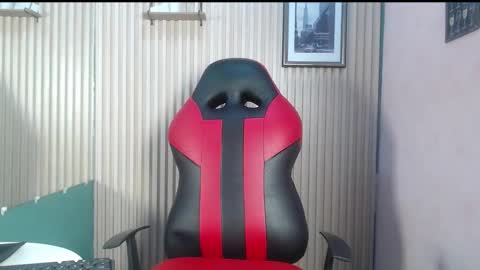 Snapshot of becker2_ chatting on December 1, 2025, 11:10 pm becker2_ online show from December 1, 2025, 11:10 pm