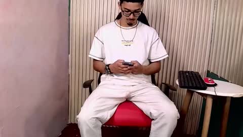 Snapshot of becker2_ chatting on January 7, 2026, 5:15 pm becker2_ online show from January 7, 2026, 5:15 pm