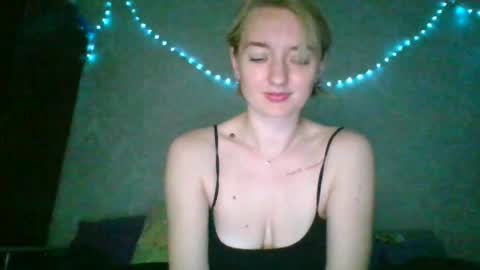 Snapshot of beckixolensy chatting on May 31, 2026, 10:33 am BeckiXOlensy online show from May 31, 2026, 10:33 am