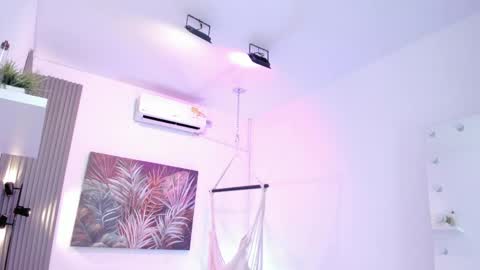 Victoria  online show from April 7, 2026, 11:10 am