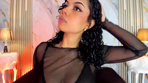 Snapshot of beckyrusso2 chatting on November 3, 2025, 1:12 pm B E C K Y online show from November 3, 2025, 1:12 pm