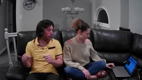 Snapshot of bedroom_king_and_queen chatting on January 3, 2025, 2:43 am Bedroom king and queen online show from January 3, 2025, 2:43 am