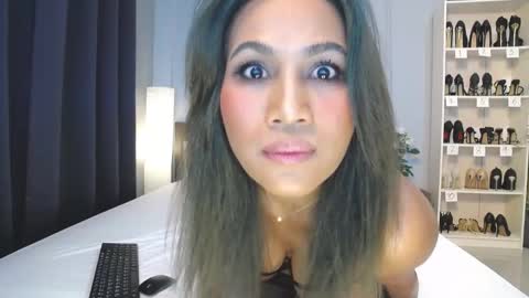 Snapshot of beebeethai chatting on October 22, 2025, 2:01 am Bee if you ever see the girl who can take 12 inch all the way inside the ass try me online show from October 22, 2025, 2:01 am