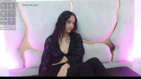 Snapshot of beella_tay1 chatting on September 26, 2025, 2:43 pm BELLA online show from September 26, 2025, 2:43 pm