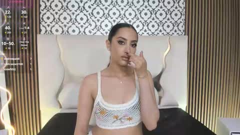 Snapshot of beella_tay1 chatting on October 22, 2025, 1:17 am BELLA online show from October 22, 2025, 1:17 am