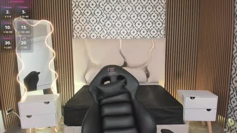 Snapshot of beella_tay1 chatting on October 30, 2025, 3:13 pm BELLA online show from October 30, 2025, 3:13 pm