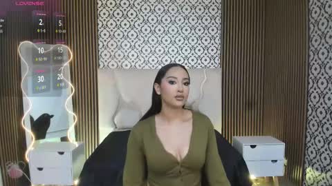 Snapshot of beella_tay1 chatting on November 9, 2025, 8:29 pm BELLA online show from November 9, 2025, 8:29 pm