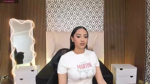 Snapshot of beella_tay1 chatting on November 10, 2025, 2:16 pm BELLA online show from November 10, 2025, 2:16 pm