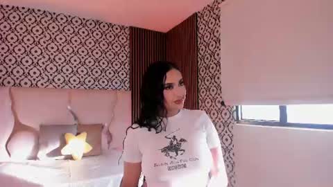 Snapshot of beella_tay1 chatting on June 17, 2026, 11:45 am BELLA online show from June 17, 2026, 11:45 am