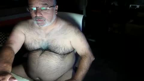 Snapshot of beers19 chatting on May 15, 2026, 3:08 pm beers19 online show from May 15, 2026, 3:08 pm