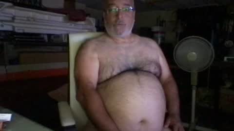 Snapshot of beers19 chatting on July 5, 2026, 1:51 pm beers19 online show from July 5, 2026, 1:51 pm