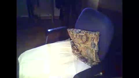 bekklove1 online show from October 14, 2025, 2:40 pm