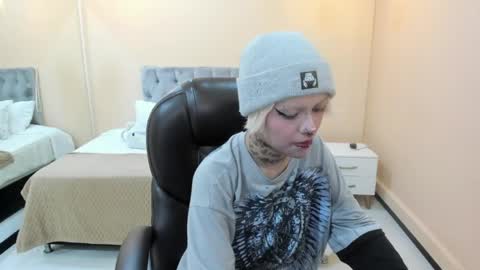 Bela online show from April 1, 2026, 7:55 pm