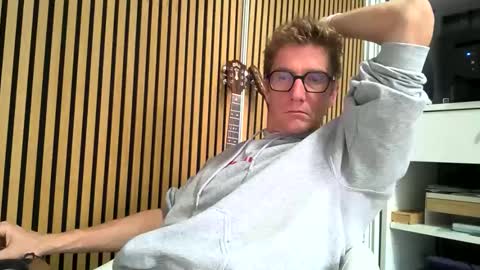 Snapshot of belami_france chatting on October 3, 2025, 11:29 am SexFriendFrance online show from October 3, 2025, 11:29 am