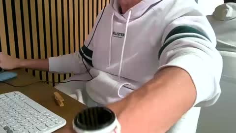 Snapshot of belami_france chatting on October 8, 2025, 8:12 am SexFriendFrance online show from October 8, 2025, 8:12 am