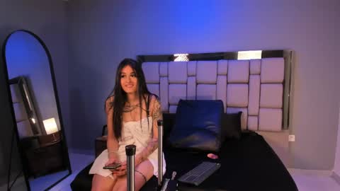 Bella online show from May 17, 2026, 4:21 am