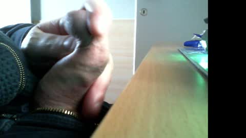 Snapshot of belgianfatcock chatting on December 3, 2024, 3:22 pm belgianfatcock online show from December 3, 2024, 3:22 pm