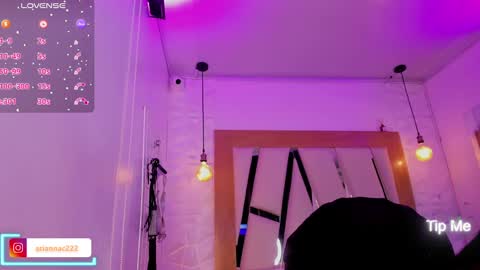 Bella online show from January 28, 2025, 7:42 pm