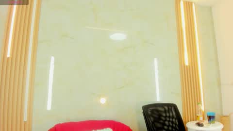 Belkilima  online show from February 5, 2026, 8:24 pm