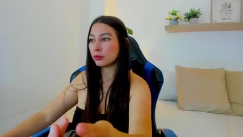 Snapshot of bella_99x chatting on June 19, 2026, 11:58 am Bel 3 online show from June 19, 2026, 11:58 am