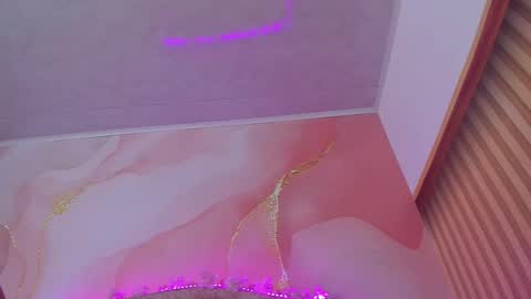 Melanie  online show from December 2, 2025, 10:31 am