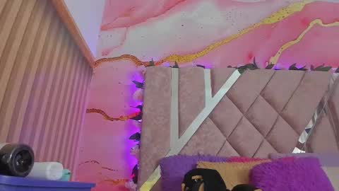 Melanie  online show from February 18, 2026, 10:33 am