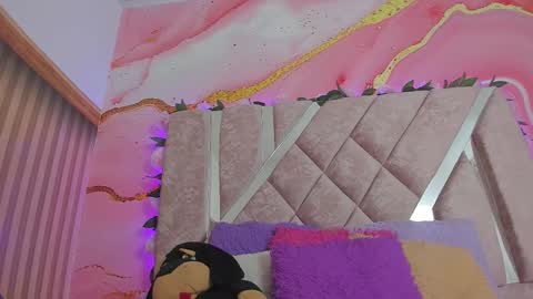 Melanie  online show from February 19, 2026, 10:33 am