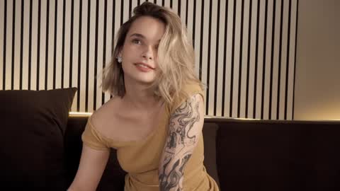 Snapshot of bella_alita chatting on December 30, 2024, 8:15 pm lita online show from December 30, 2024, 8:15 pm