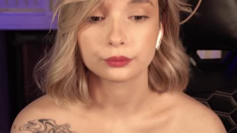 Snapshot of bella_alita chatting on January 22, 2025, 8:38 pm lita online show from January 22, 2025, 8:38 pm