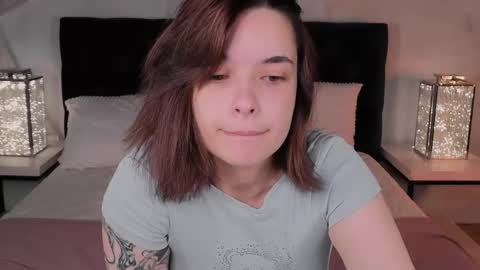 Snapshot of bella_alita chatting on October 17, 2025, 8:22 pm lita online show from October 17, 2025, 8:22 pm